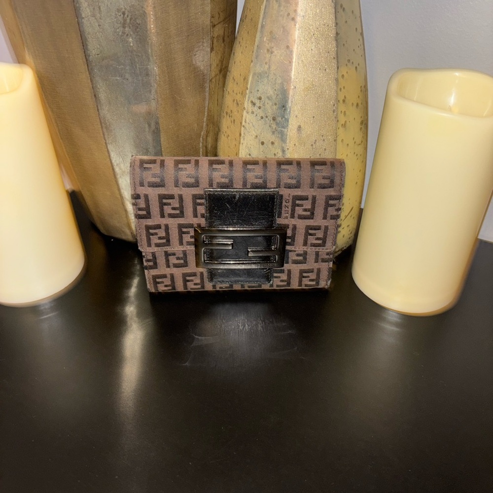 Fendi Gold and Cream Vases - Picture 7 of 7